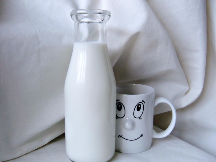 2-3 szklanki mleka dziennie w wieku dziecięcym zabezpieczają przed osteoporozą